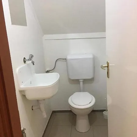 Solyom Apartman בית הארחה